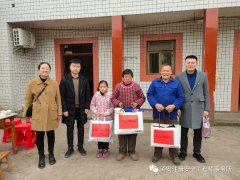 爱心活动送温暖，扶贫帮困暖人心